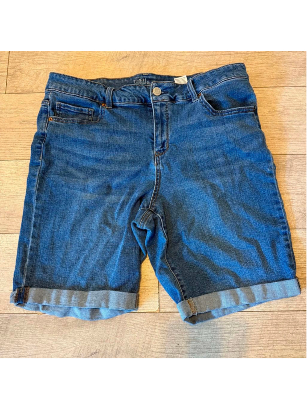 Women's Time and Tru Blue Jean Shorts Plus Size 16